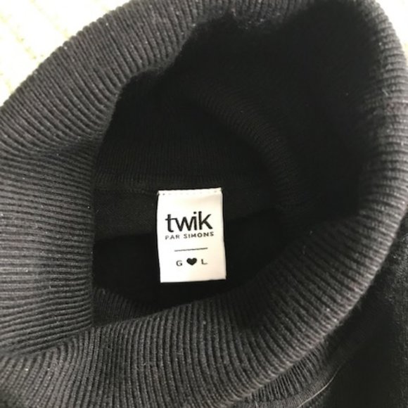 Black turtleneck - Picture 2 of 3